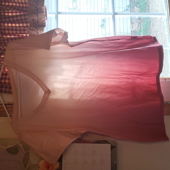 Ombre tshirt - Picture 1 of 2